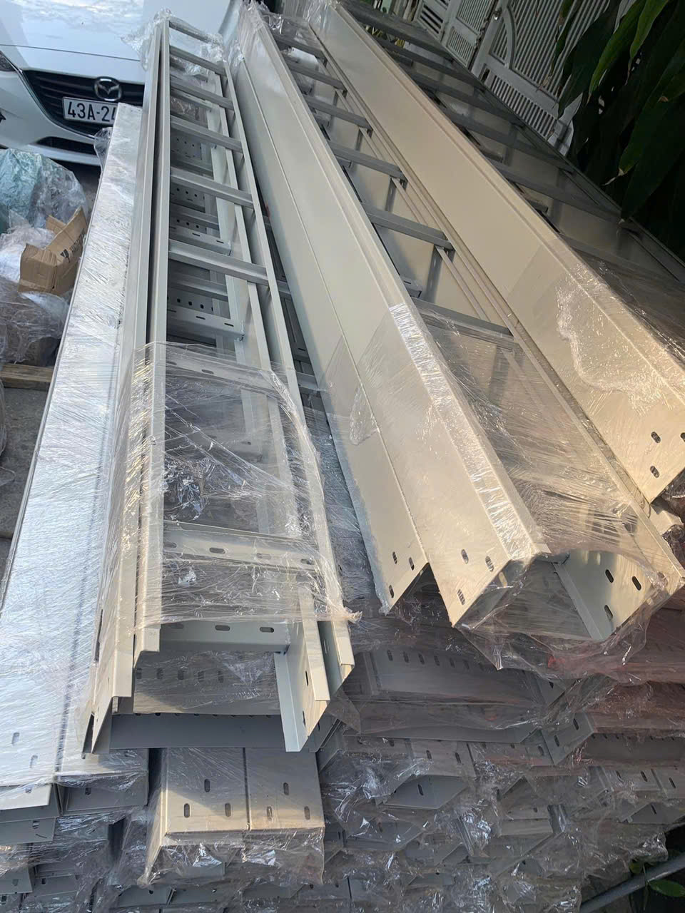 thang 400x100